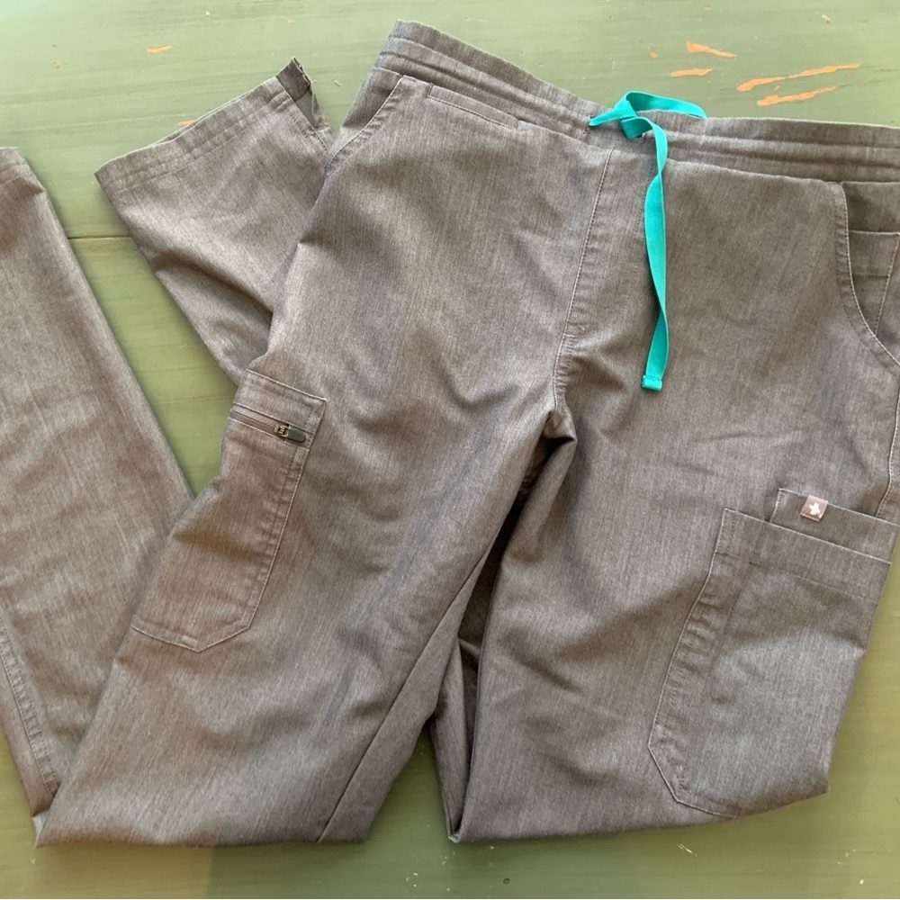 Figs Graphite Scrub Set - image 3